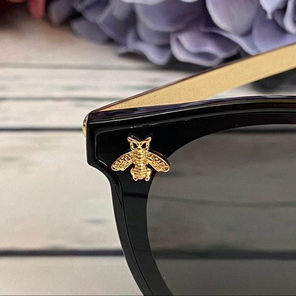 Vintage Black Gradient Sunglasses with Gold Bee - Picture 14 of 16